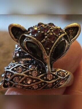 Silvertone Fox Ring with Purple Crystals